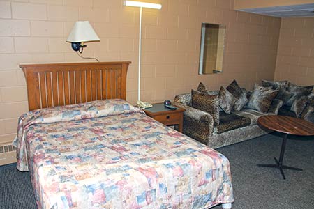 Executive Suite Capone's Hideaway Motel Moose Jaw